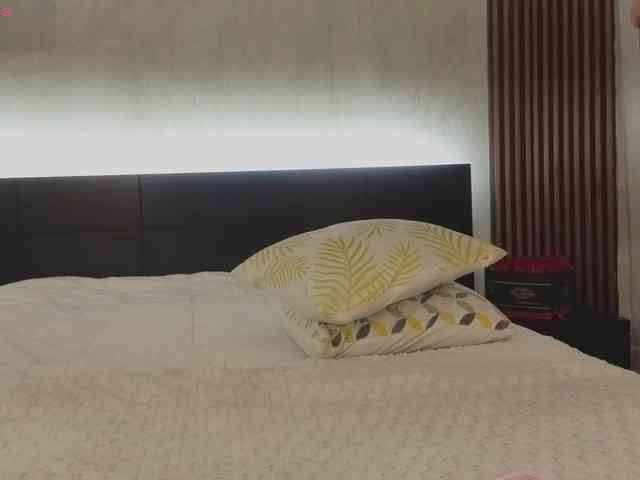 kimhilton- webcam