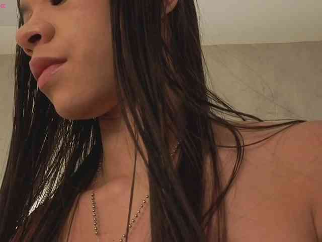 kimhilton-