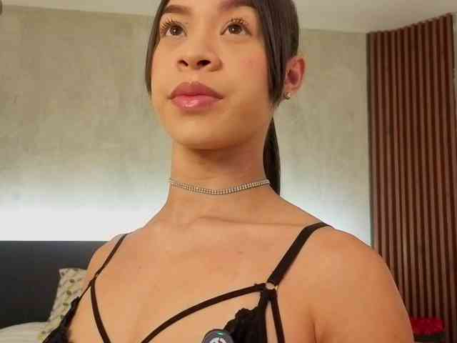 kimhilton- webcam