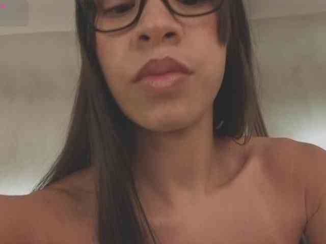 kimhilton- webcam