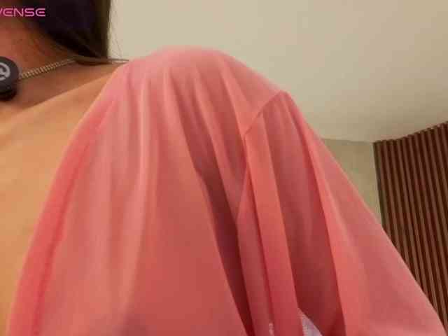 kimhilton- webcam