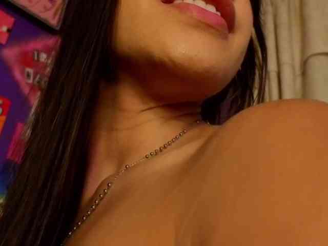 kimhilton- webcam