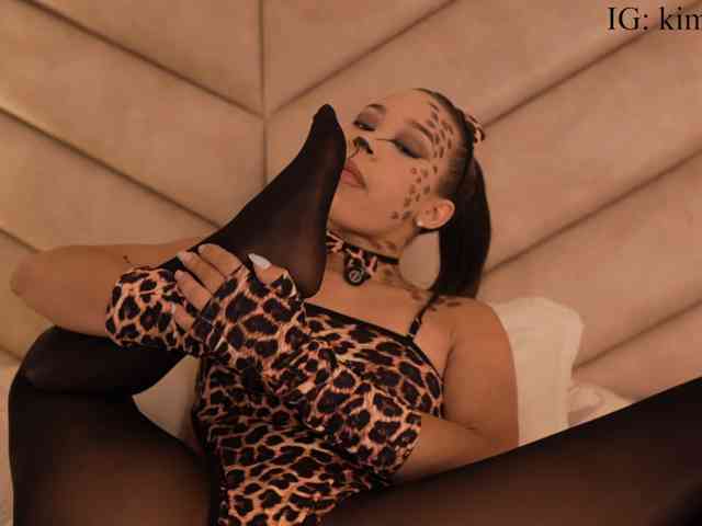 kimhilton-