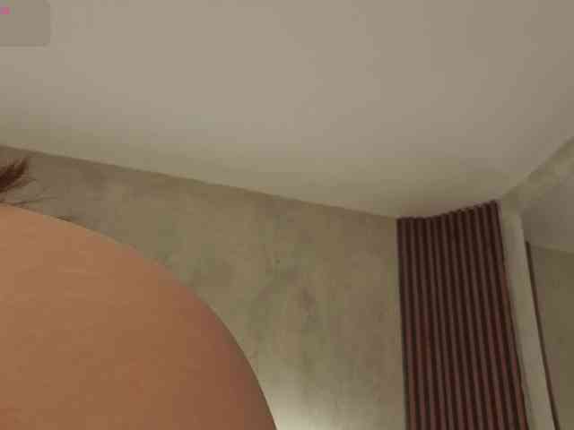 kimhilton-