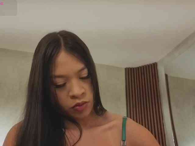kimhilton-