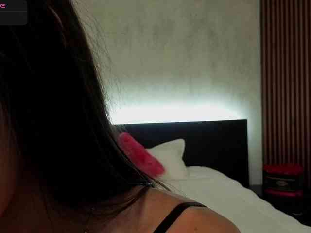 kimhilton-