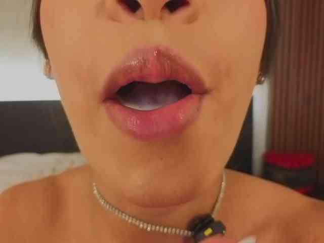 kimhilton- webcam