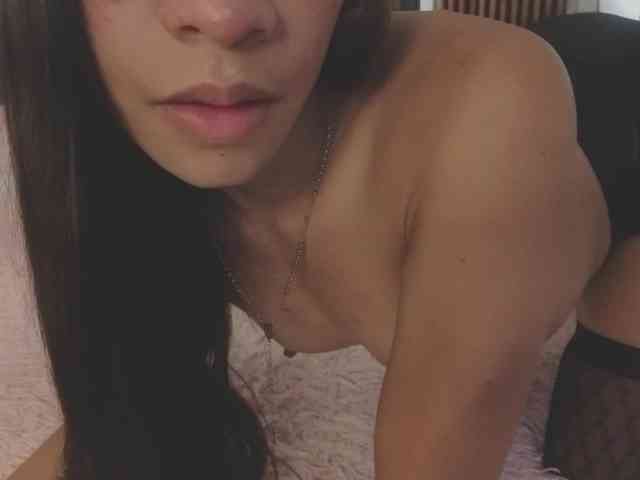 kimhilton- webcam