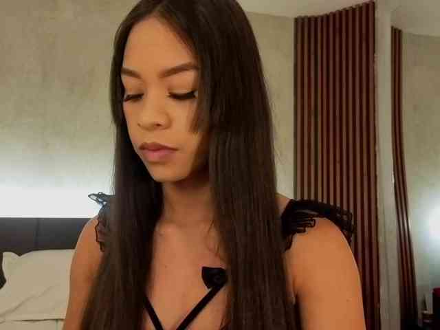 kimhilton- webcam