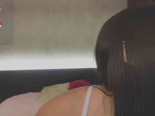 kimhilton- webcam