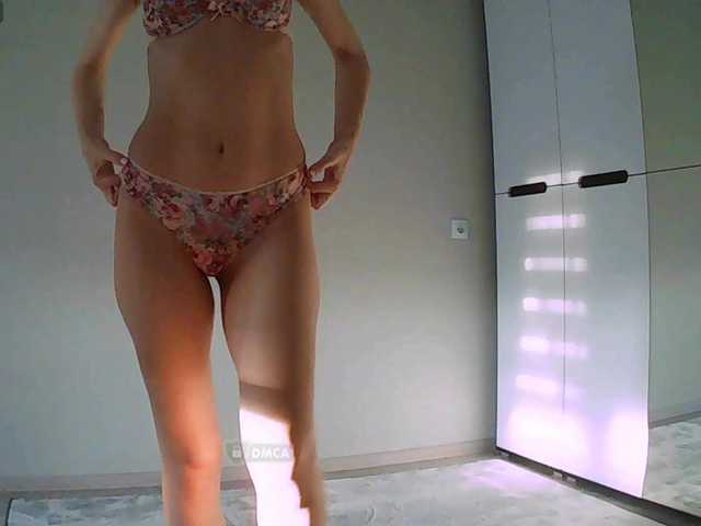 Mari27121's BongaCams show and profile