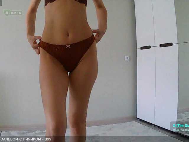 Mari27121 live cam on BongaCams