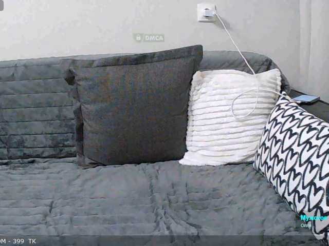 Mari27121 live cam on BongaCams