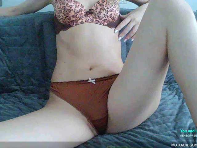 Mari27121 live cam on BongaCams