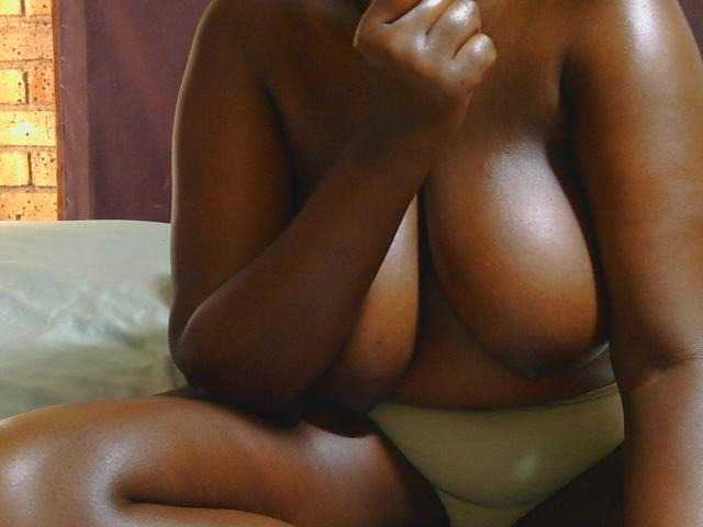 AngelBlackChoco live cam on BongaCams