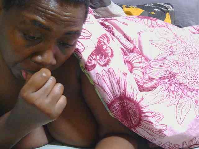 AngelBlackChoco webcam
