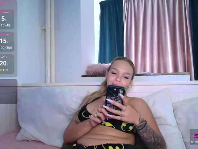 DaisyAbby03 live cam on BongaCams