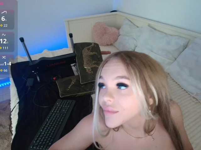 DaisyAbby03