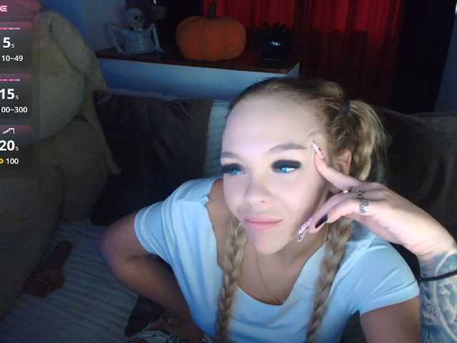 DaisyAbby03