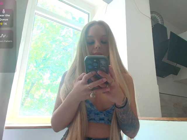 DaisyAbby03
