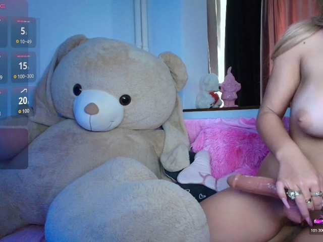 DaisyAbby03