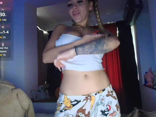 DaisyAbby03