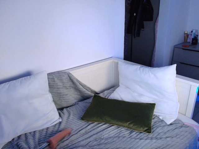 le modèle DaisyAbby03 est en webcam porno dans un show sur le site bongacams, il possède les tags suivants: White/Caucasian,Blonde,Shaved