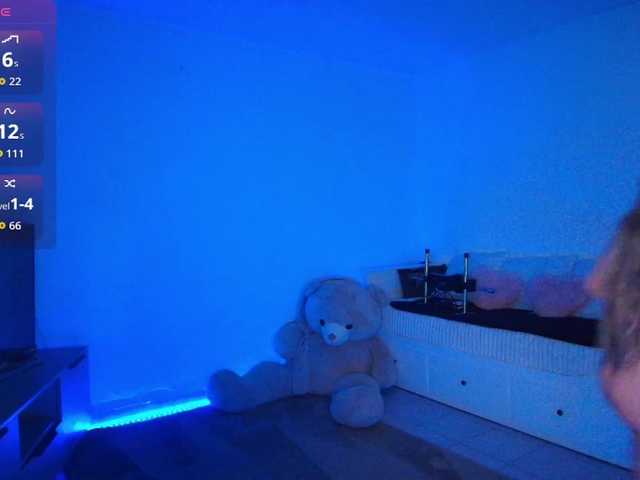 le modèle DaisyAbby03 est en webcam porno dans un show sur le site bongacams, il possède les tags suivants: White/Caucasian,Blonde,Shaved