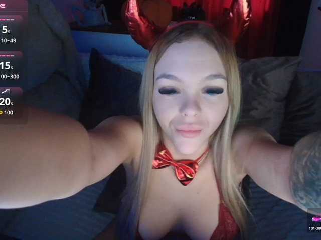 DaisyAbby03 live cam on BongaCams