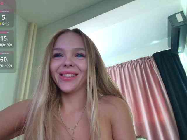 DaisyAbby03 webcam