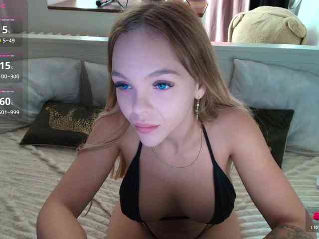 DaisyAbby03 webcam