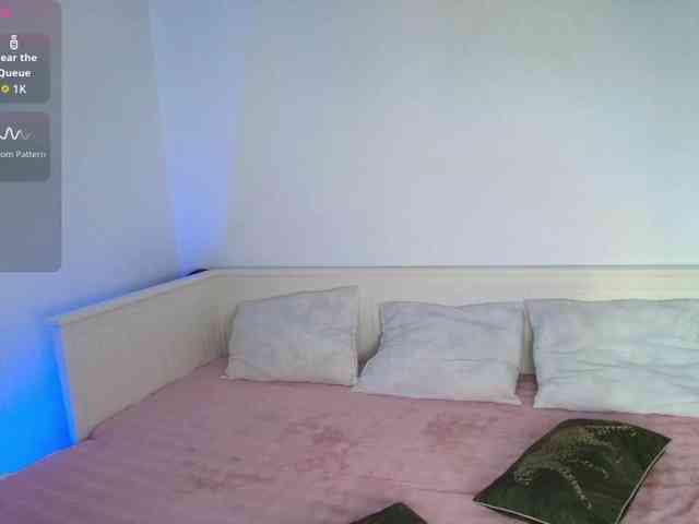 DaisyAbby03 webcam
