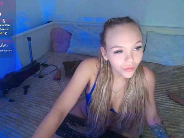 DaisyAbby03 webcam