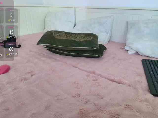 DaisyAbby03 webcam