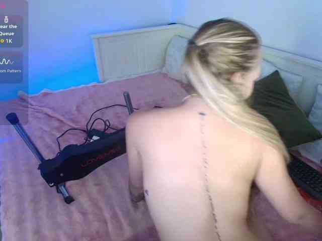 DaisyAbby03 webcam