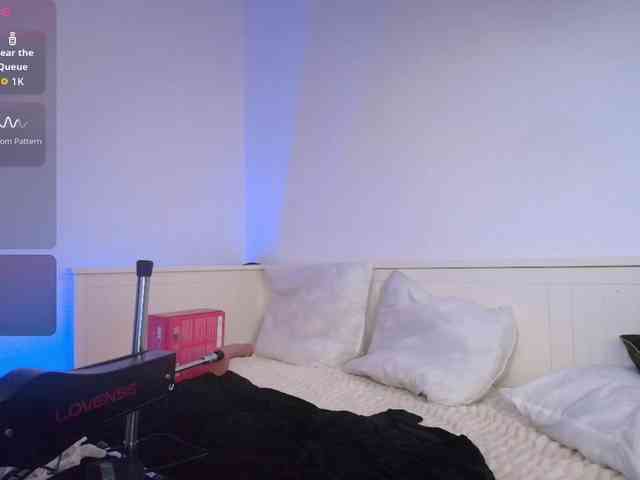 DaisyAbby03 webcam