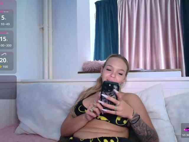 DaisyAbby03 webcam