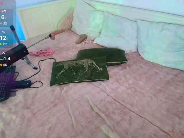 DaisyAbby03 webcam