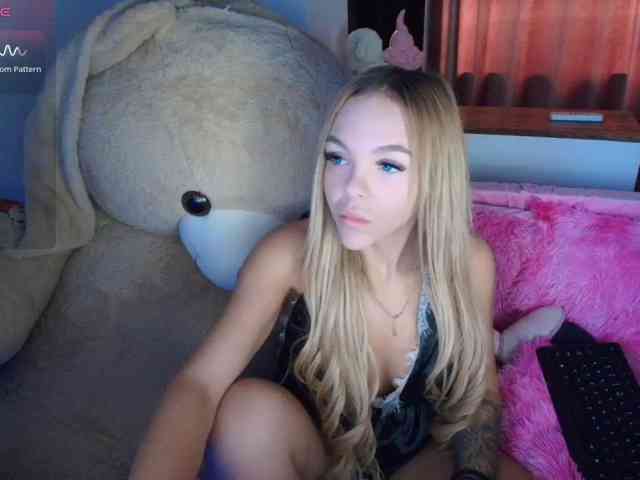 DaisyAbby03