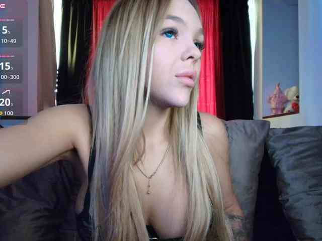 DaisyAbby03 webcam