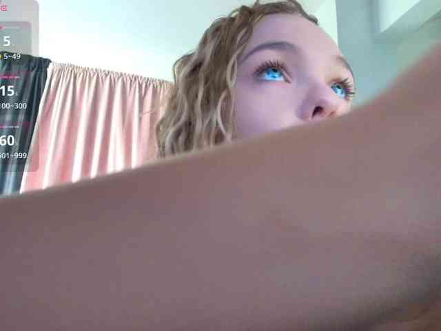 DaisyAbby03 webcam