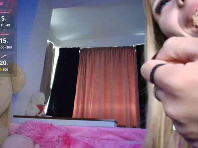 DaisyAbby03 webcam