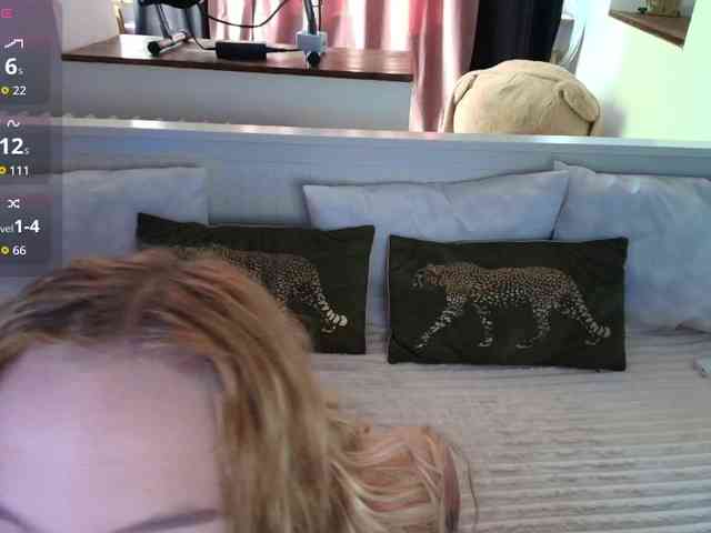 DaisyAbby03 webcam
