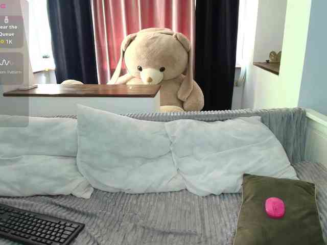 DaisyAbby03 webcam