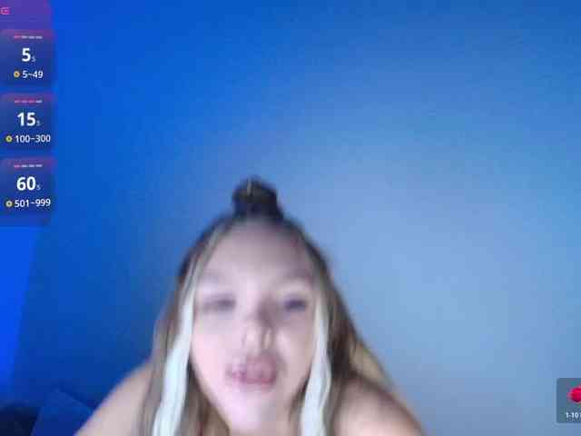 DaisyAbby03