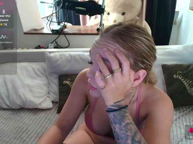 DaisyAbby03