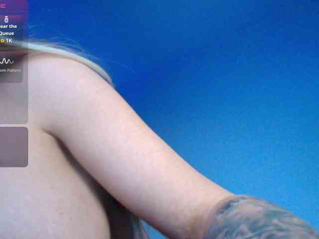 DaisyAbby03 webcam