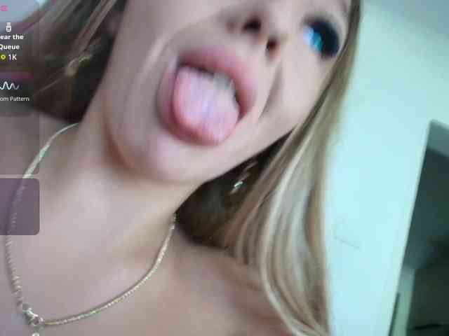 DaisyAbby03 webcam