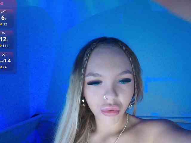 DaisyAbby03 webcam