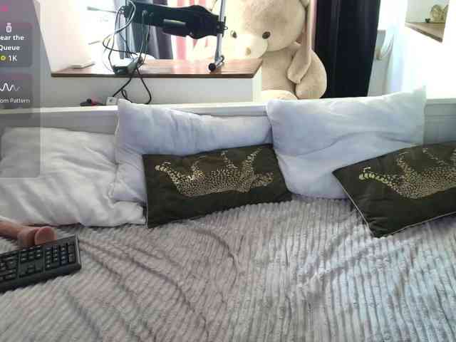 DaisyAbby03 webcam